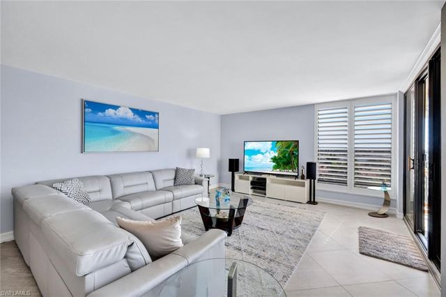 3215 Gulf Shore BLVD N # 704N, Naples, FL 34103