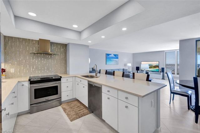 3215 Gulf Shore BLVD N # 704N, Naples, FL 34103