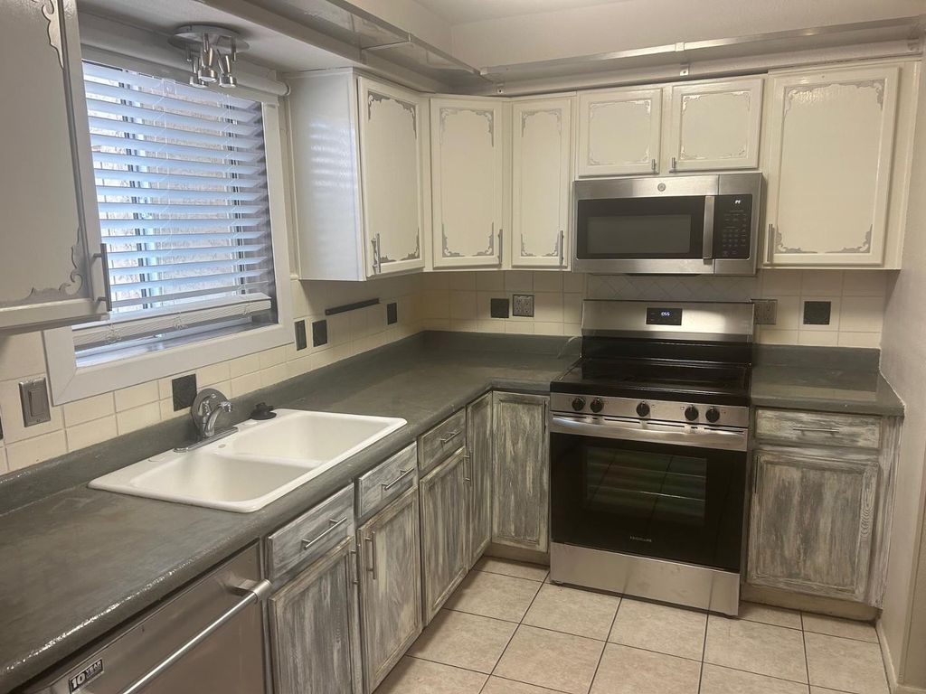 1320 W 3rd Street Apt 2, Tempe, AZ 85281