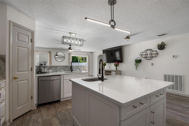 14 LLEWELLYN TRAIL, Palm Coast, FL 32164