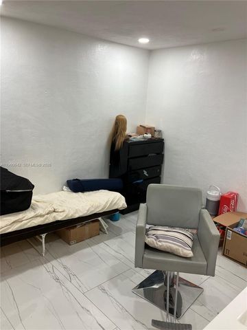 20 NE 215th St, Miami Gardens, FL 33179