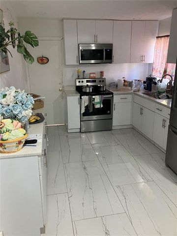 20 NE 215th St, Miami Gardens, FL 33179