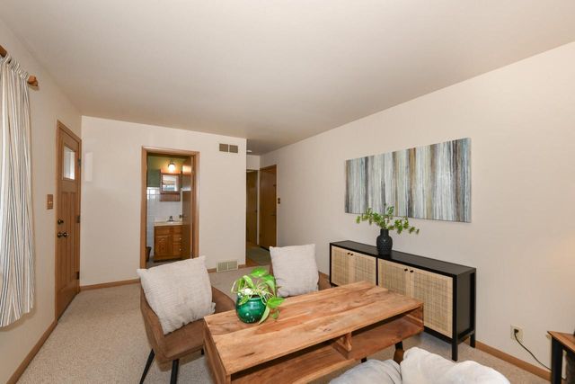 4845 Langlade DRIVE, New Berlin, WI 53151