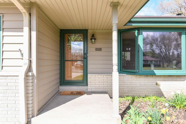 4845 Langlade DRIVE, New Berlin, WI 53151