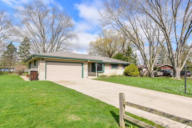4845 Langlade DRIVE, New Berlin, WI 53151