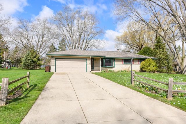 4845 Langlade DRIVE, New Berlin, WI 53151