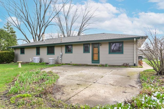 4845 Langlade DRIVE, New Berlin, WI 53151