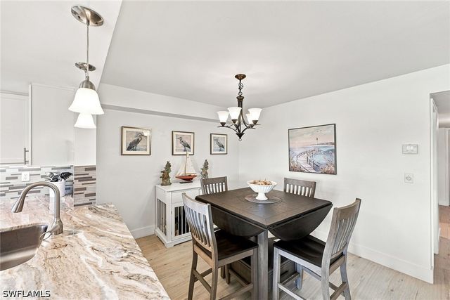 7360 Glenmoor LN 205, Naples, FL 34104