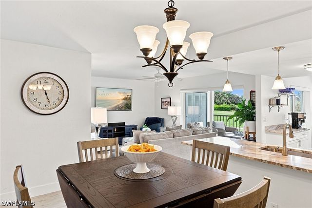 7360 Glenmoor LN 205, Naples, FL 34104