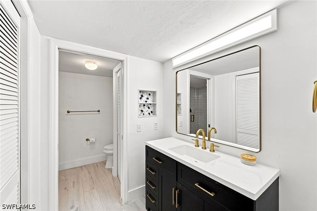 7360 Glenmoor LN 205, Naples, FL 34104