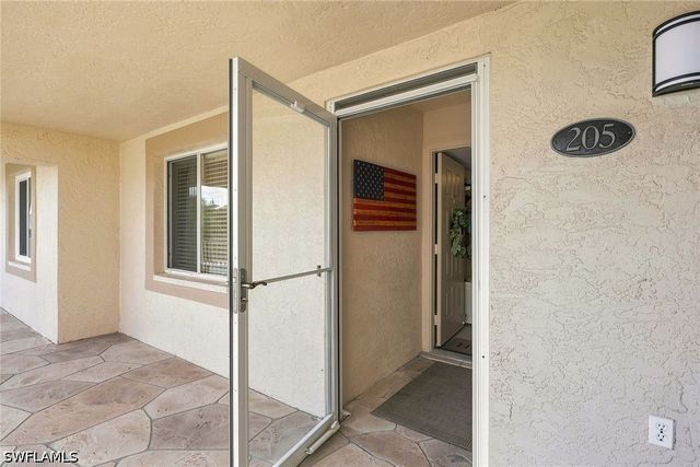 7360 Glenmoor LN 205, Naples, FL 34104