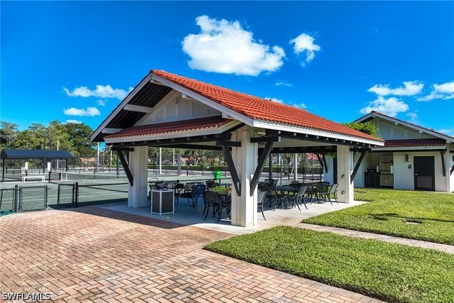 7360 Glenmoor LN 205, Naples, FL 34104