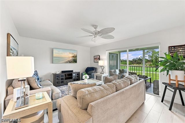 7360 Glenmoor LN 205, Naples, FL 34104