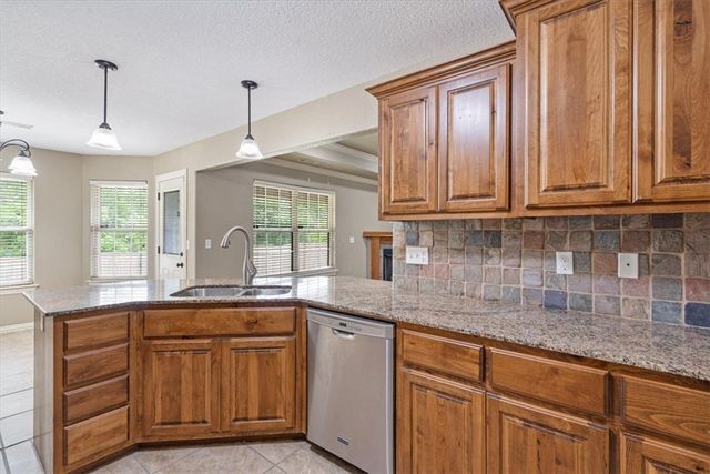 739 W Partridge Drive, Fayetteville, AR 72701