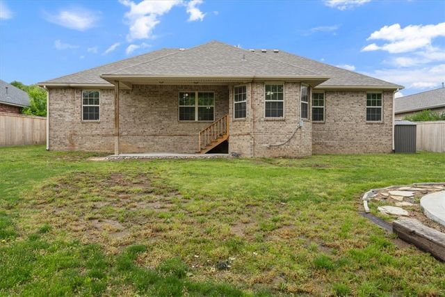 739 W Partridge Drive, Fayetteville, AR 72701