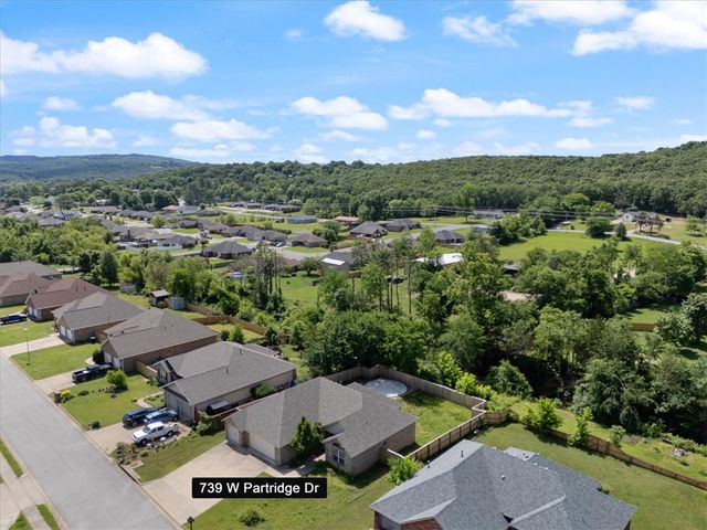 739 W Partridge Drive, Fayetteville, AR 72701