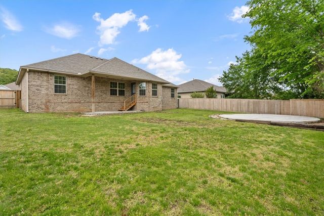 739 W Partridge Drive, Fayetteville, AR 72701