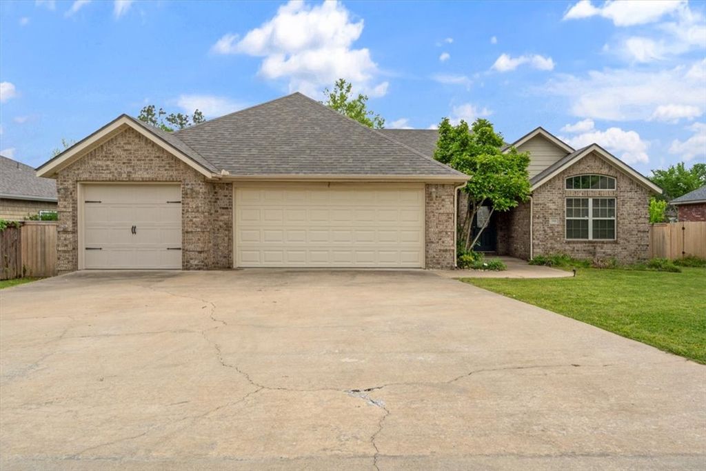 739 W Partridge Drive, Fayetteville, AR 72701