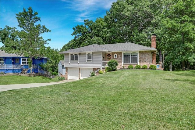 5131 Goodman Lane, Overland Park, KS 66202