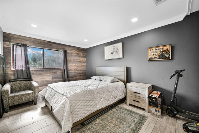 900 Crystal Lake Dr 2B, Deerfield Beach, FL 33064