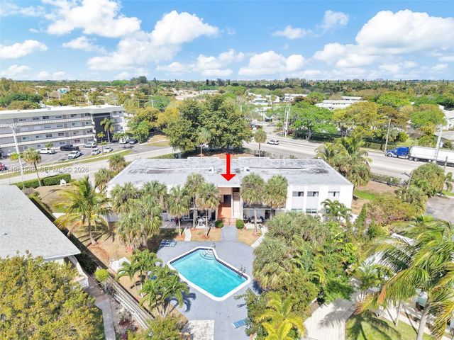 900 Crystal Lake Dr 2B, Deerfield Beach, FL 33064