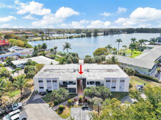 900 Crystal Lake Dr 2B, Deerfield Beach, FL 33064