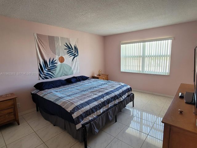 401 Golden Isles Dr 1114, Hallandale Beach, FL 33009