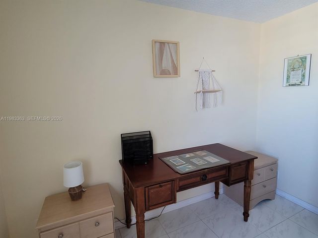 401 Golden Isles Dr 1114, Hallandale Beach, FL 33009