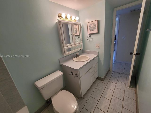 401 Golden Isles Dr 1114, Hallandale Beach, FL 33009