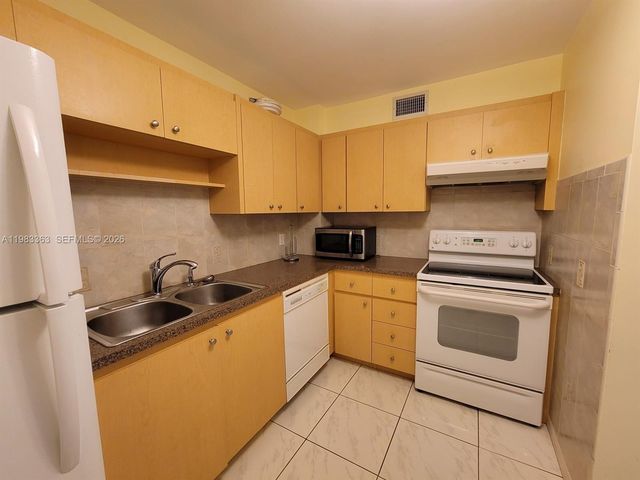 401 Golden Isles Dr 1114, Hallandale Beach, FL 33009