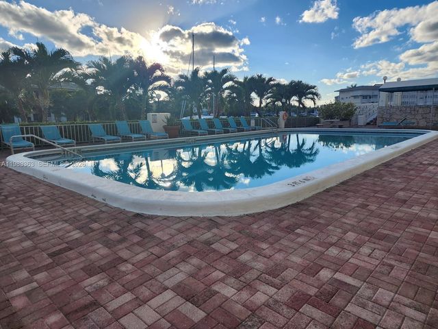 401 Golden Isles Dr 1114, Hallandale Beach, FL 33009