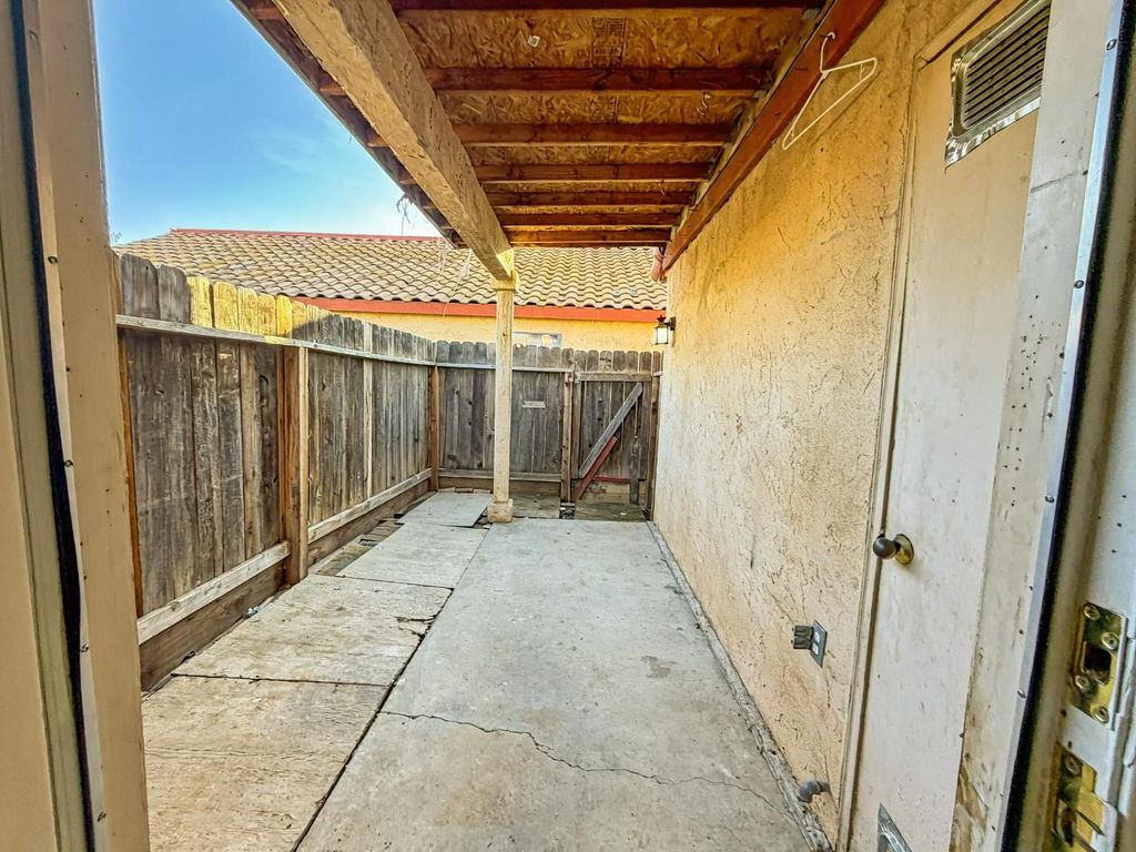 Image 12 of property listing at 1405 E Cypress Avenue # 157, Reedley, CA 93654