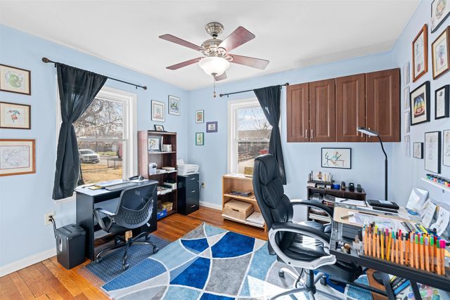 516 W Kirwin Ave, Salina, KS 67401