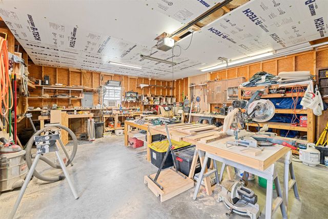 516 W Kirwin Ave, Salina, KS 67401