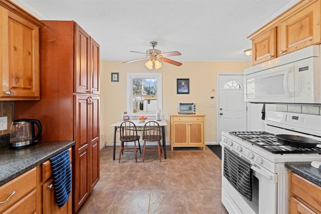 516 W Kirwin Ave, Salina, KS 67401