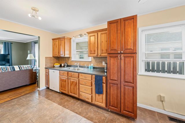 516 W Kirwin Ave, Salina, KS 67401