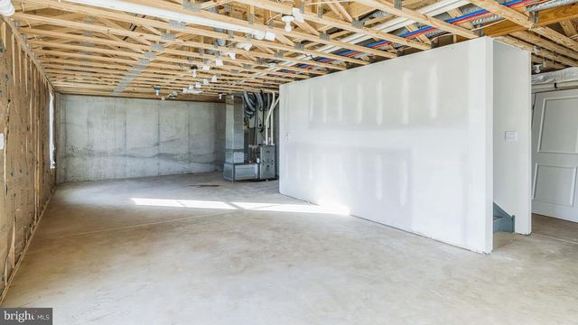 204 WINDING RD, Forks Township, PA 18040