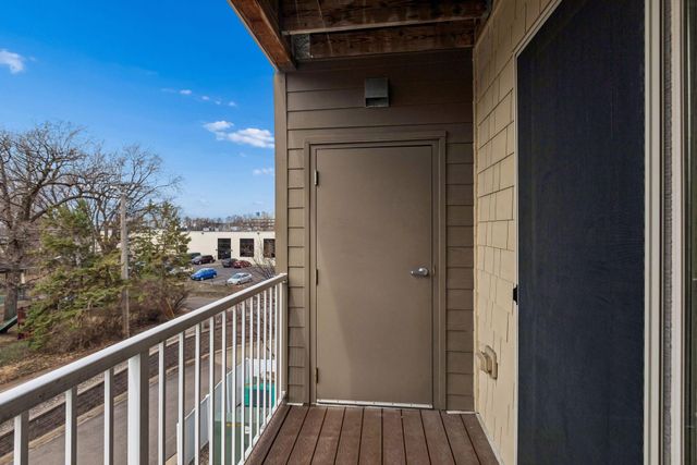 2900 University Avenue SE 305, Minneapolis, MN 55414