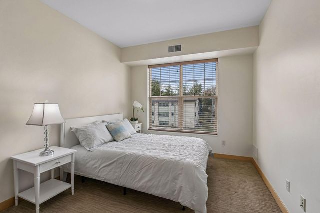 2900 University Avenue SE 305, Minneapolis, MN 55414