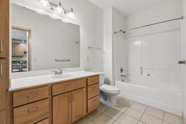 2900 University Avenue SE 305, Minneapolis, MN 55414