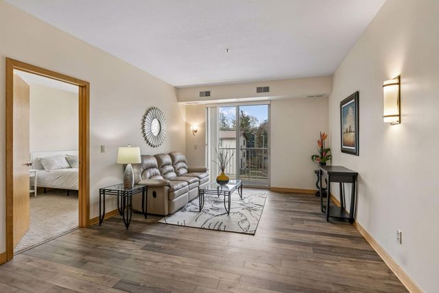 2900 University Avenue SE 305, Minneapolis, MN 55414