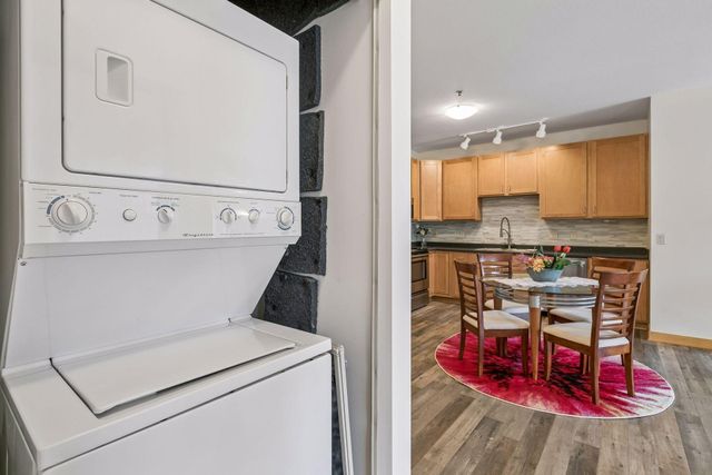 2900 University Avenue SE 305, Minneapolis, MN 55414