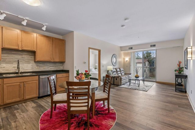 2900 University Avenue SE 305, Minneapolis, MN 55414