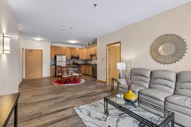 2900 University Avenue SE 305, Minneapolis, MN 55414