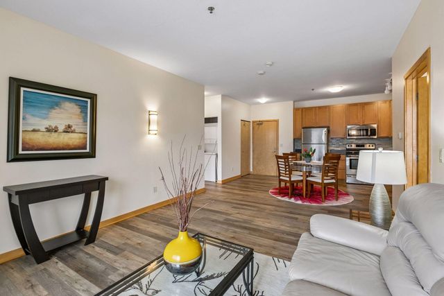 2900 University Avenue SE 305, Minneapolis, MN 55414