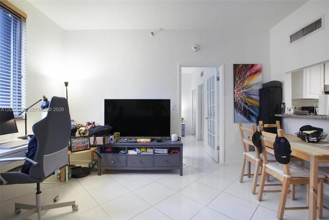 540 Brickell Key Dr 308, Miami, FL 33131