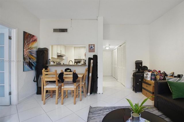 540 Brickell Key Dr 308, Miami, FL 33131