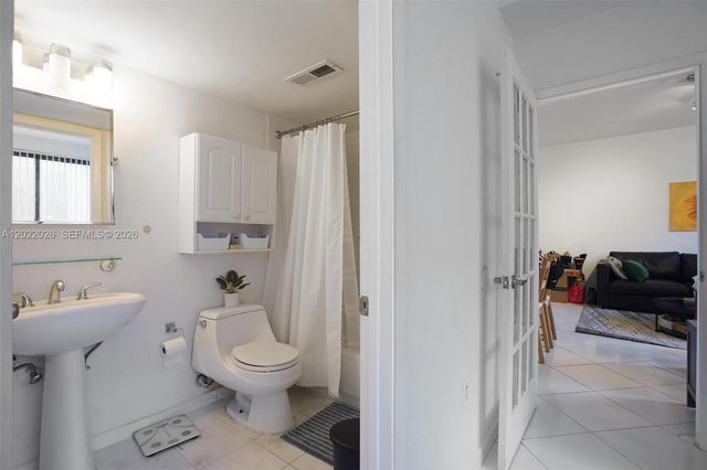540 Brickell Key Dr 308, Miami, FL 33131