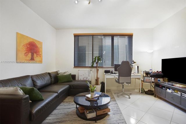 540 Brickell Key Dr 308, Miami, FL 33131