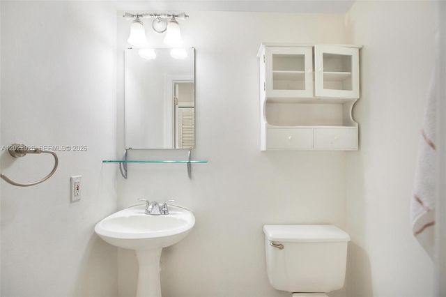 540 Brickell Key Dr 308, Miami, FL 33131